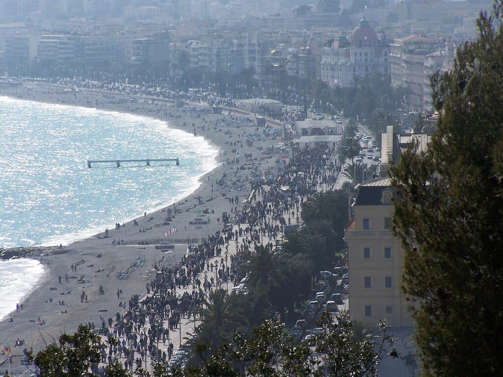 La Promenade des Anglais le long de la Baie des Anges