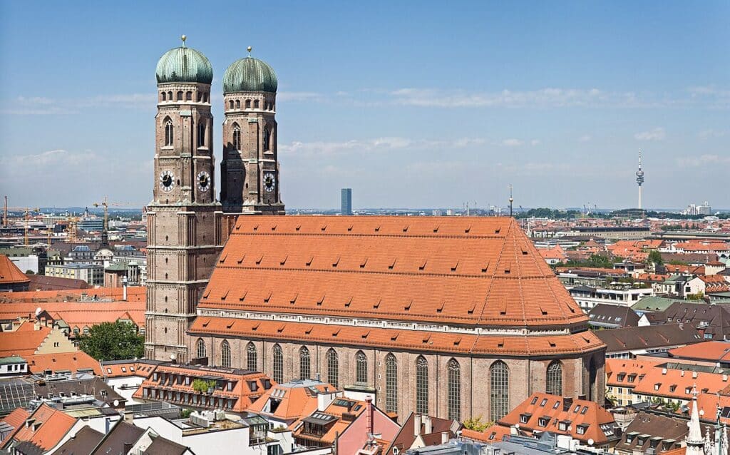 Les tours à bulbes de la Frauenkirche, cathédrale Notre-Dame de Munich