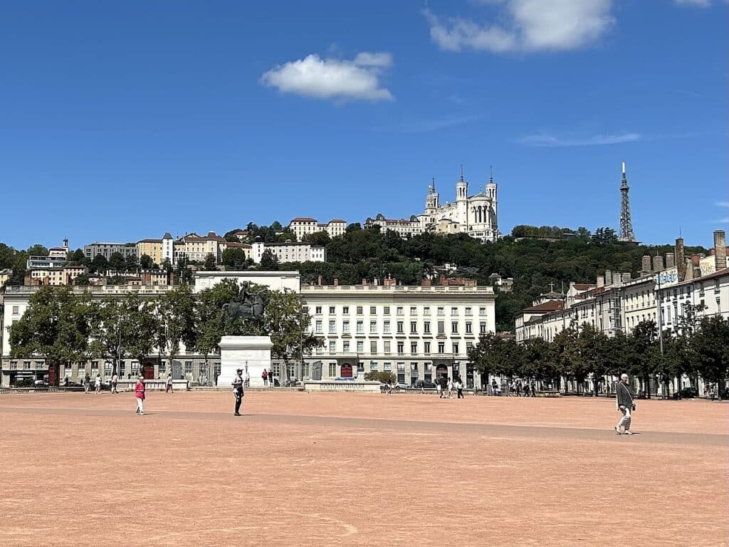 La place Bellecour et sa statue équestre de Louis XIV, Lyon