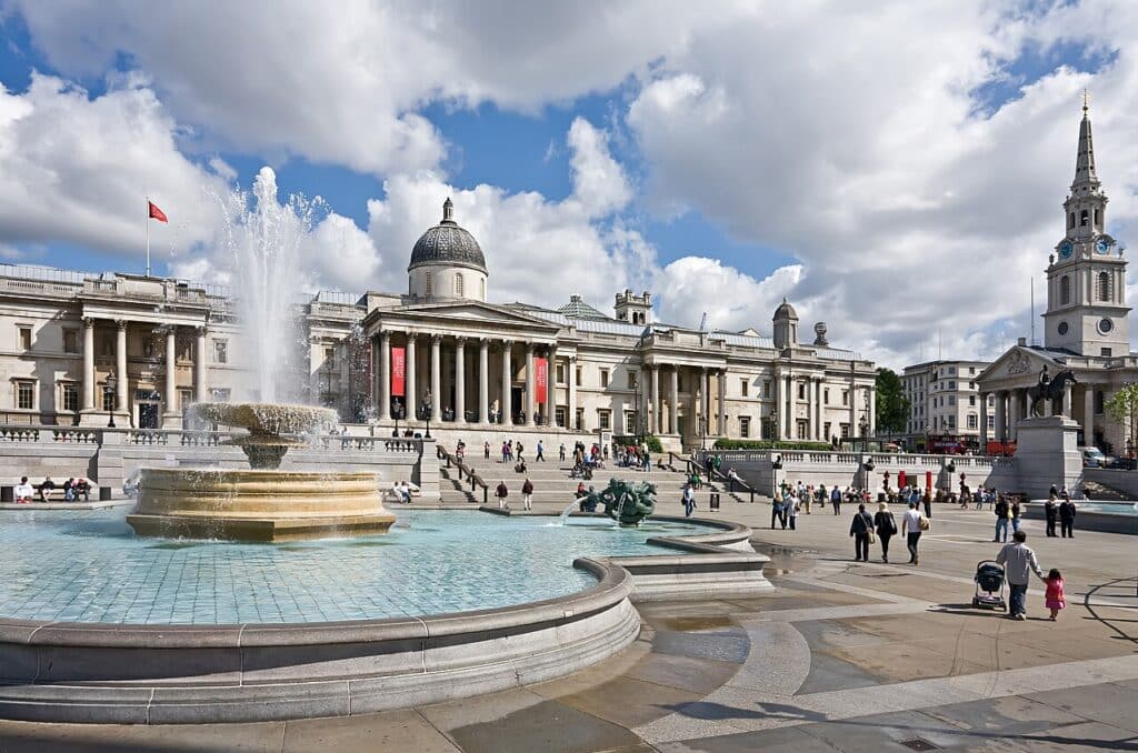 Trafalgar Square et la colonne Nelson, Londres