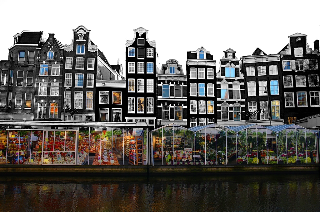 Le Bloemenmarkt, marché aux fleurs flottant sur le Singel, Amsterdam
