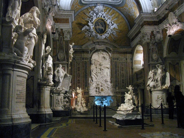L'intérieur baroque de la chapelle Sansevero à Naples