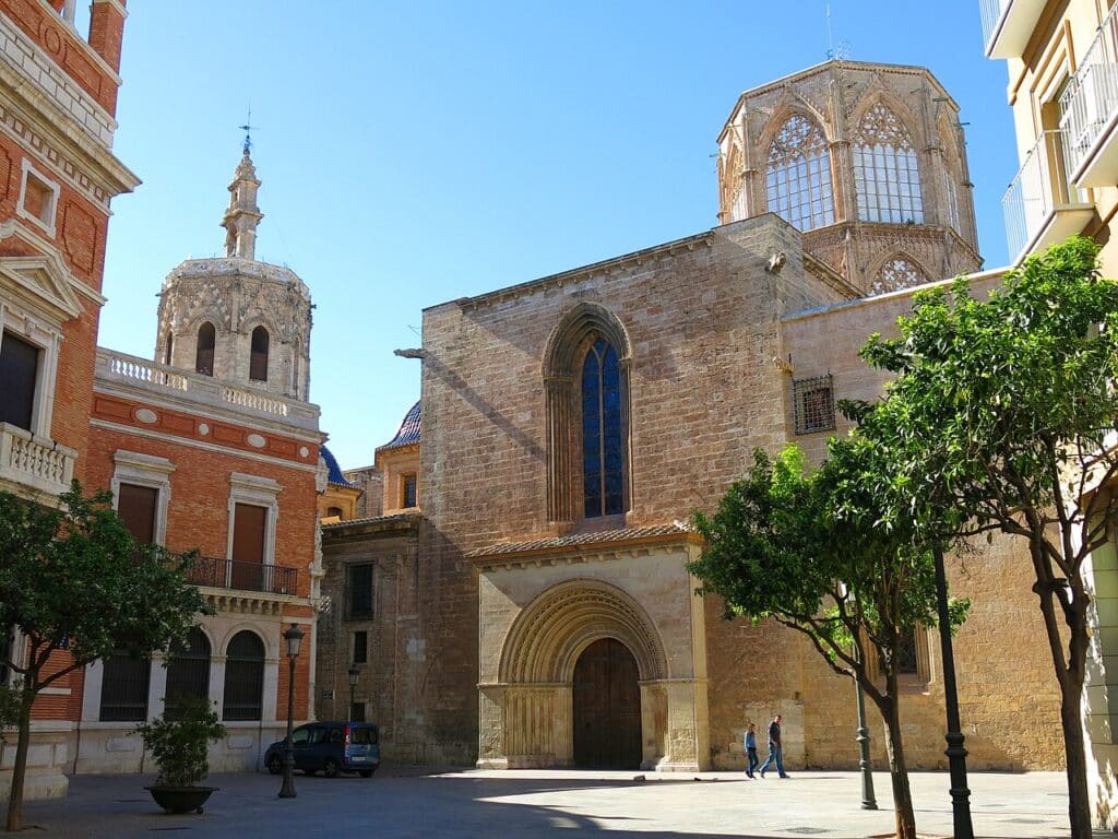 La cathédrale Sainte-Marie de Valence et le Micalet