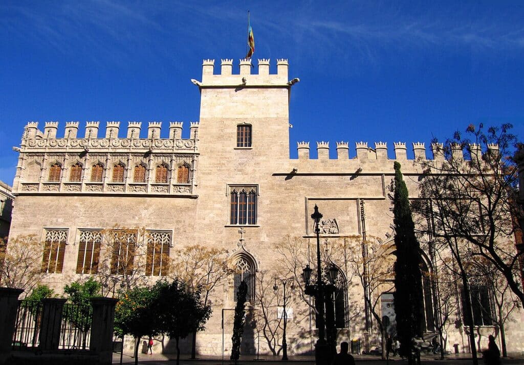 La Loge de la soie de Valence, chef-d'œuvre du gothique civil