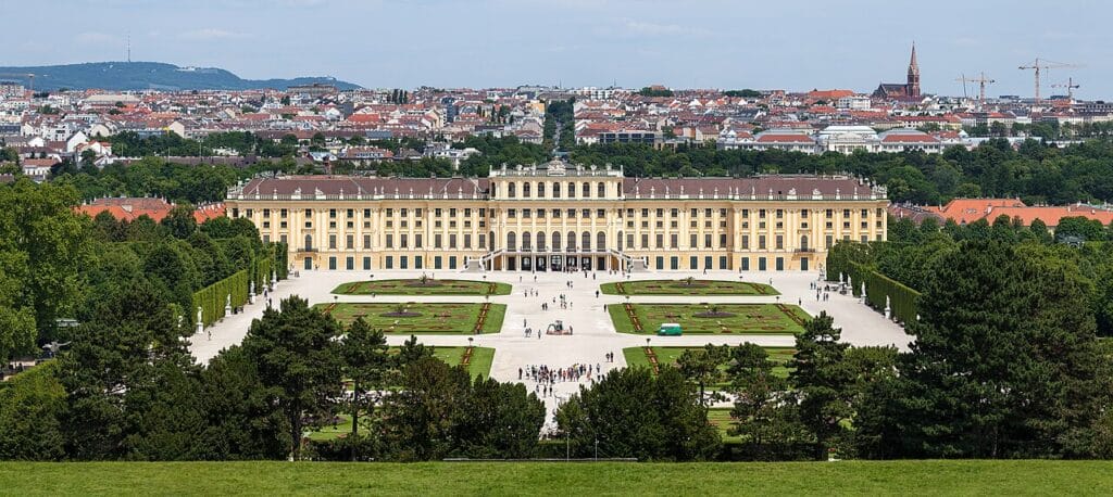 La façade du château de Schönbrunn, Vienne