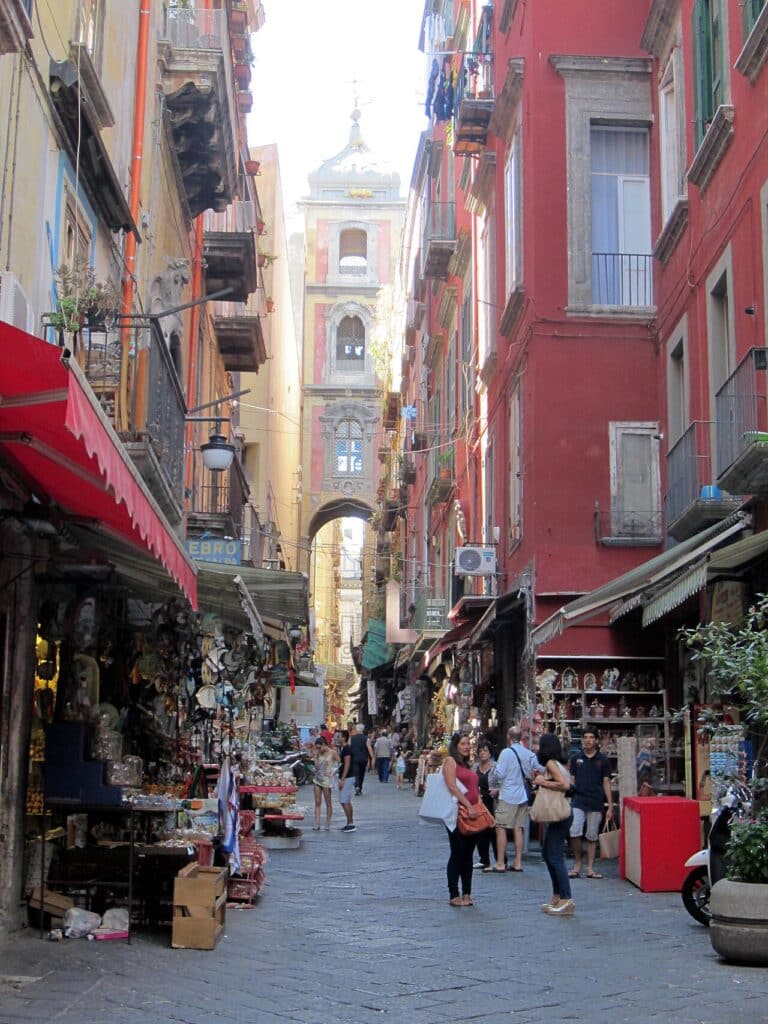 Les ateliers de crèches de la via San Gregorio Armeno, Naples