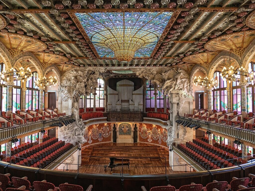 La salle Art nouveau du Palais de la musique catalane, Barcelone