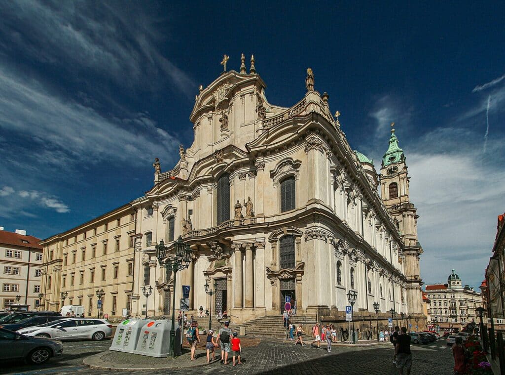 La coupole baroque de l'église Saint-Nicolas à Malá Strana, Prague