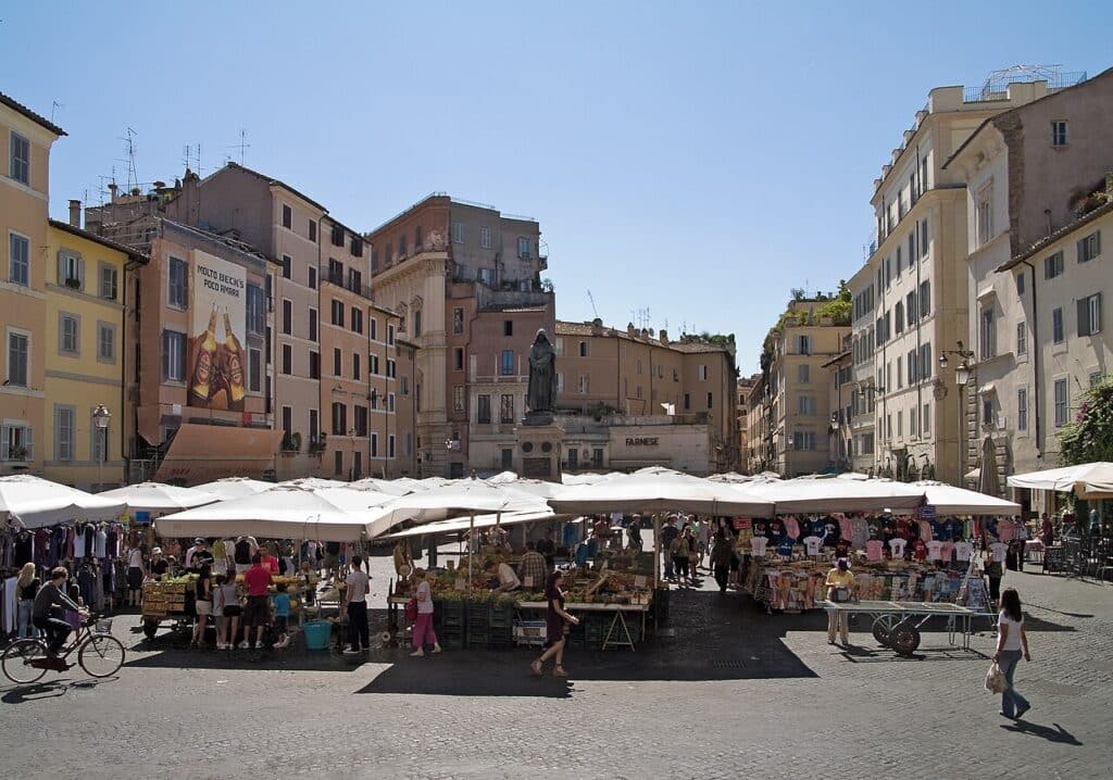 La place du Campo de' Fiori et son marché, Rome