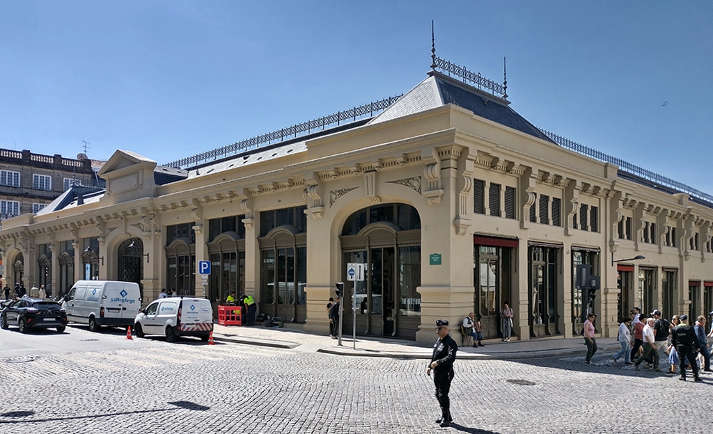 Les étals du marché du Bolhão, Porto