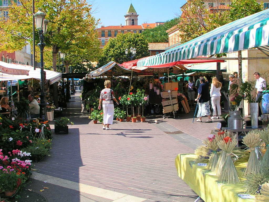 Les étals du marché du cours Saleya, Nice