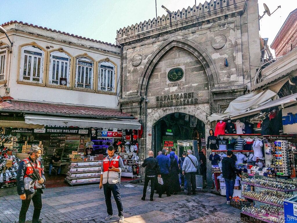 Une entrée du Grand Bazar d'Istanbul