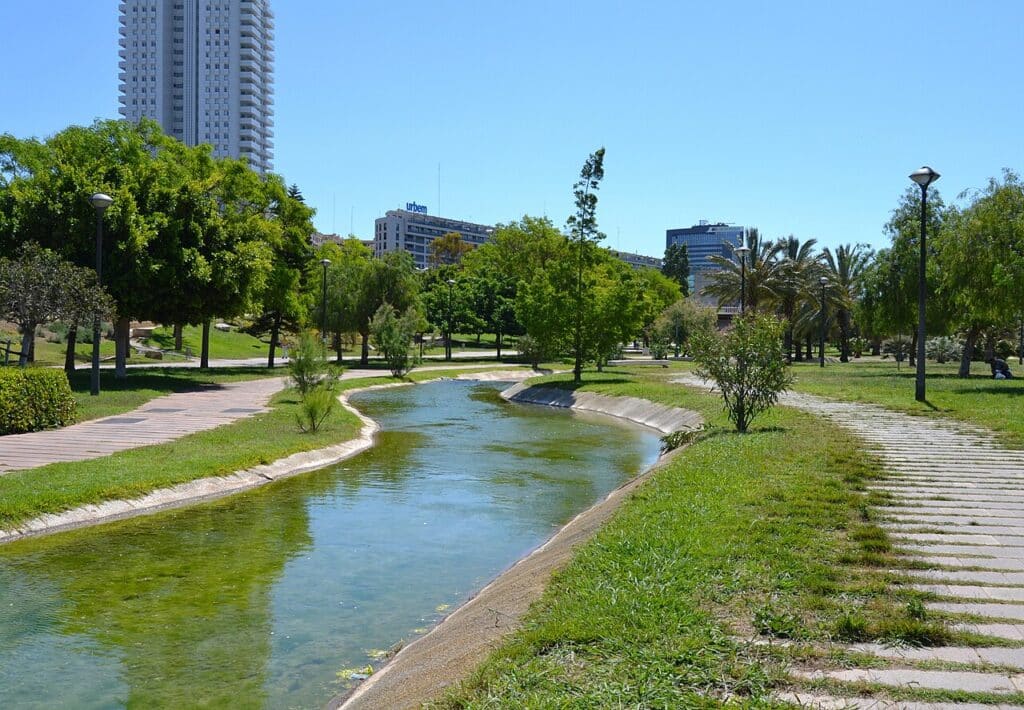 Les jardins du Turia dans l'ancien lit du fleuve, Valence