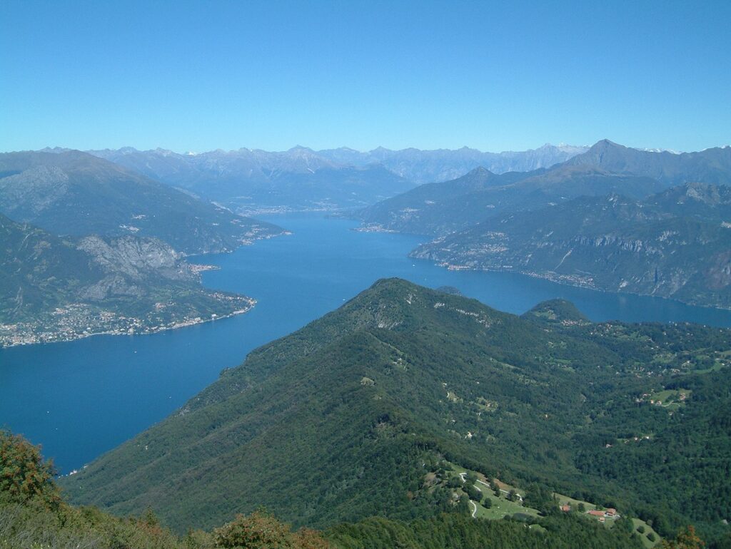 Le lac de Côme et ses montagnes, à une heure de train de Milan