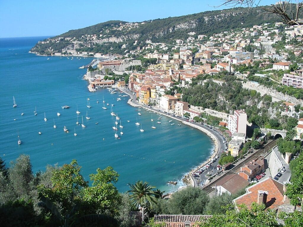 La rade et le village de Villefranche-sur-Mer