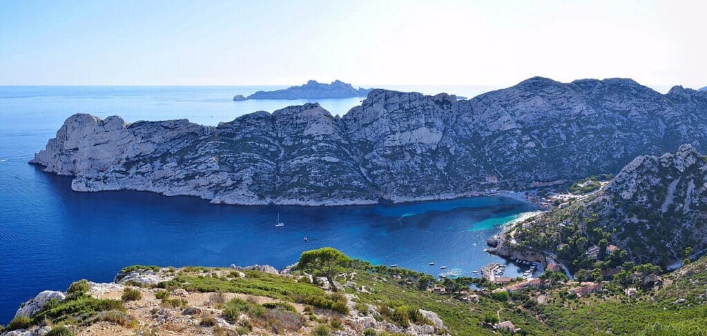 La calanque de Sormiou et ses eaux turquoise, Marseille