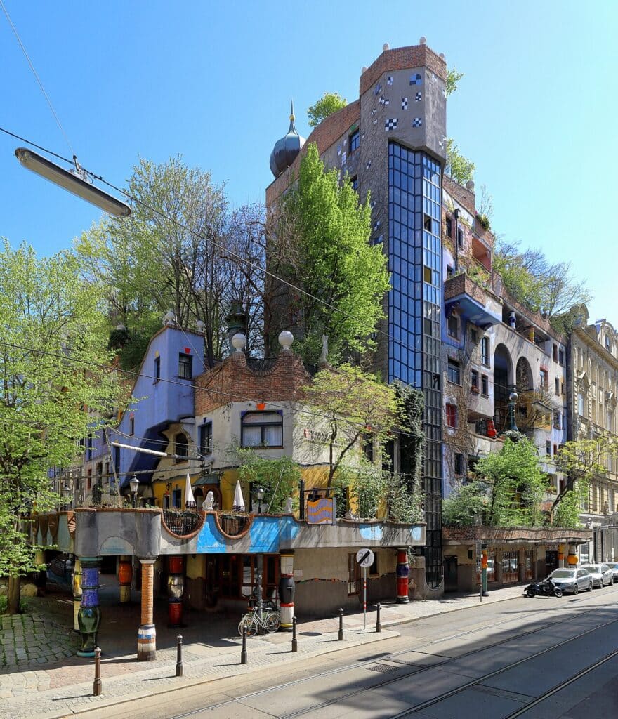 Les façades colorées de la Hundertwasserhaus, Vienne