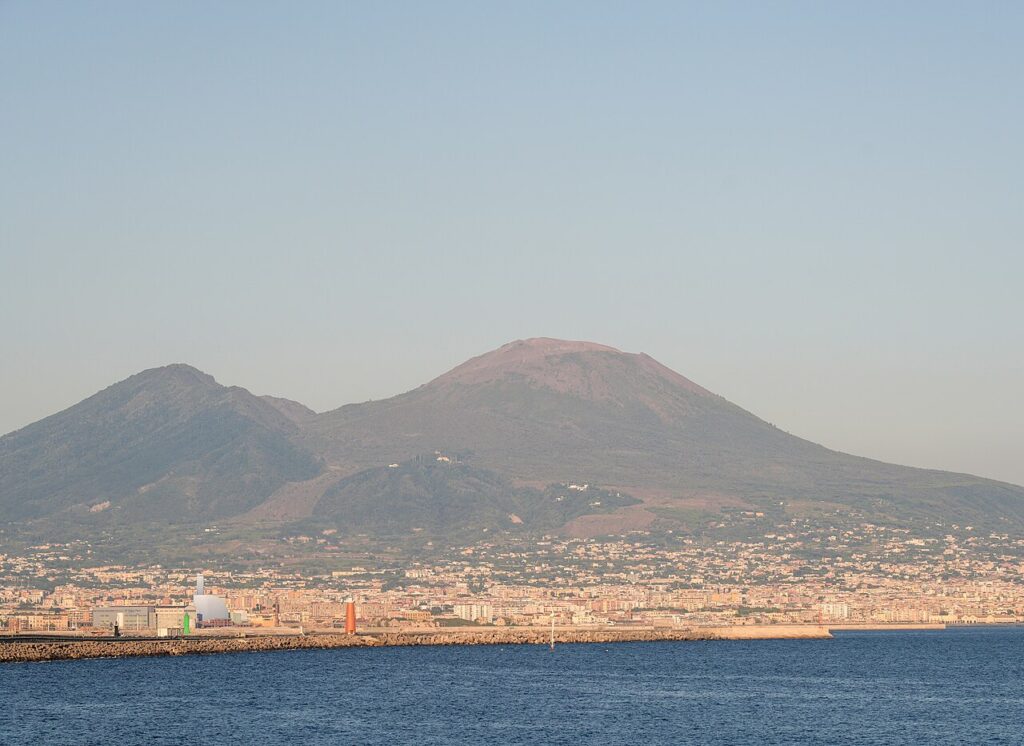 Le Vésuve dominant la baie de Naples