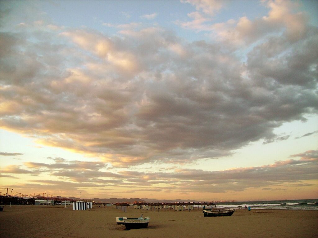 La plage de la Malvarrosa et sa promenade, Valence