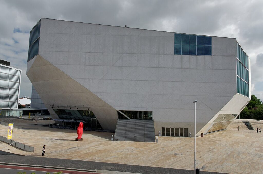La Casa da Música conçue par Rem Koolhaas, Porto
